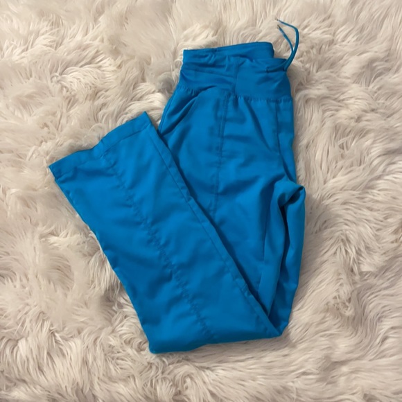 Scrub pant and top - Picture 4 of 5